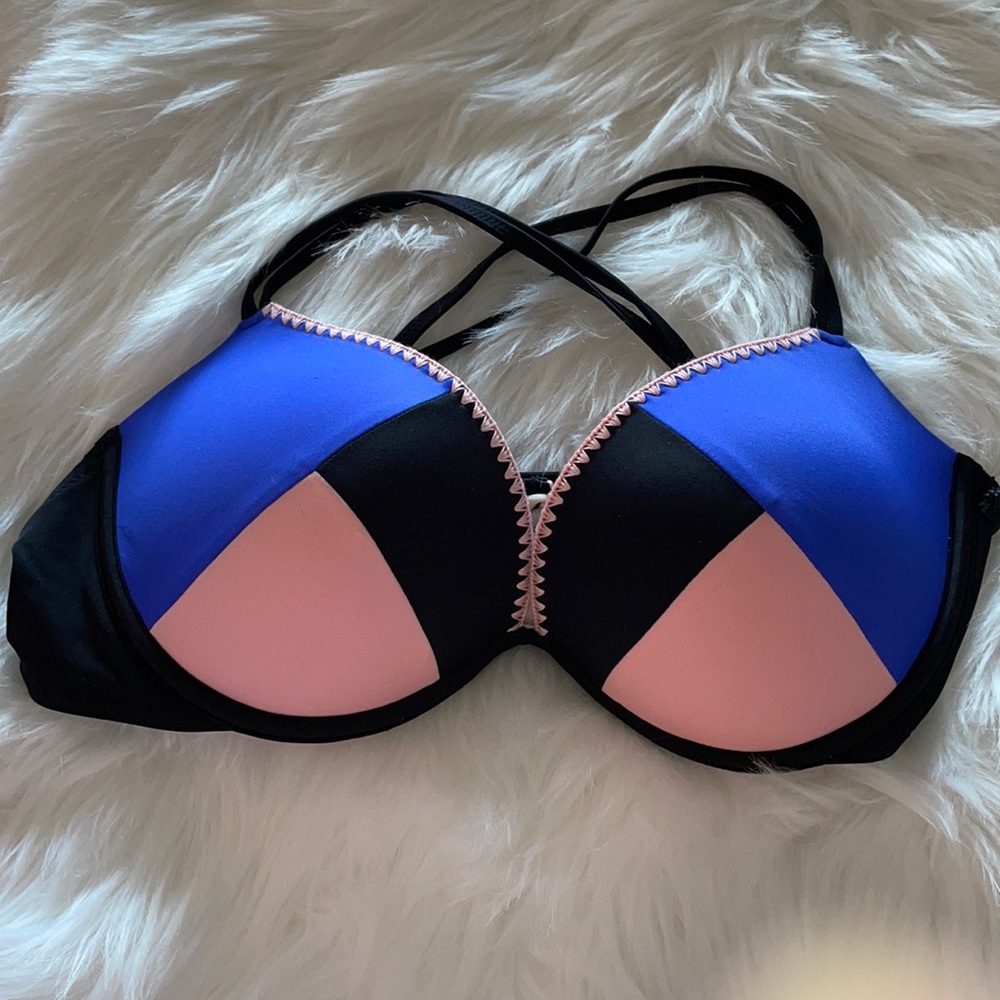 NWT color block push up bikini top